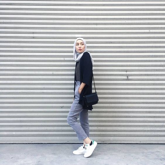 How to Pull Off Sneakers With Hijab Outfit