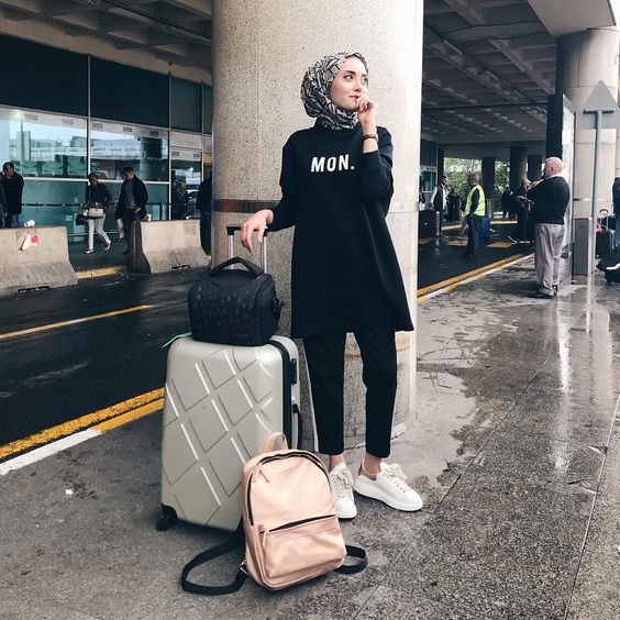 Chic Hijab Airport Outfit Ideas You Can Copy - Hijab-style.com