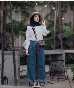 Chic Ways To Wear Denim Culottes For Hijab Style
