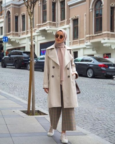 Tips on wearing a trenchcoat