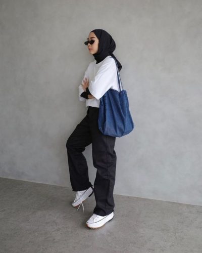 How To Wear Your Favorite T-Shirt With Hijab Style