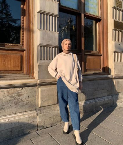 Chic Ways to Style Boots For Hijab Outfit