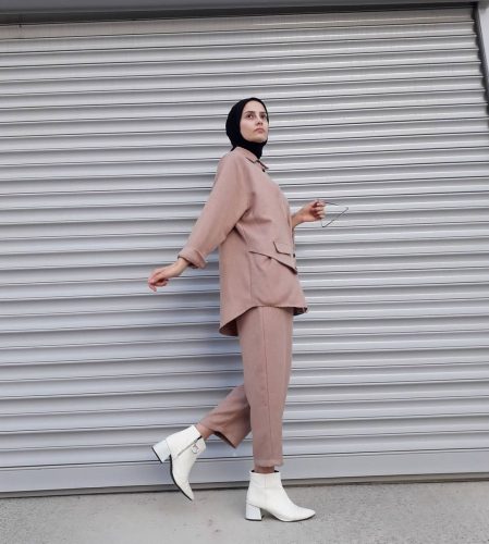 Chic Ways to Style Boots For Hijab Outfit