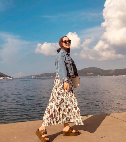 2021’s Spring Trend Hijab Look Ideas With Maxi Dresses