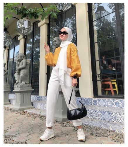 Chic Hijab Outfit Inspired By Korean Style