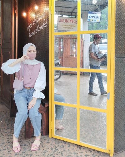 Chic Hijab Outfit Inspired By Korean Style