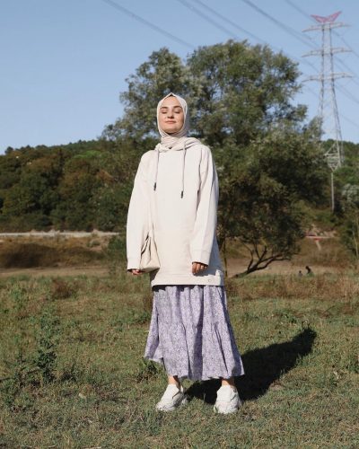 Stylish Ways To Style Pattern Skirt For Summer Hijab Looks