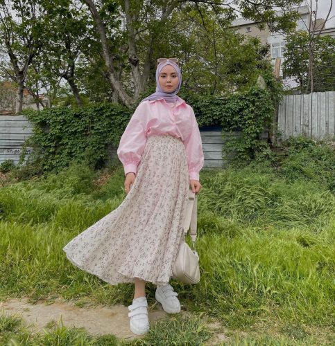 Stylish Ways To Style Pattern Skirt For Summer Hijab Looks