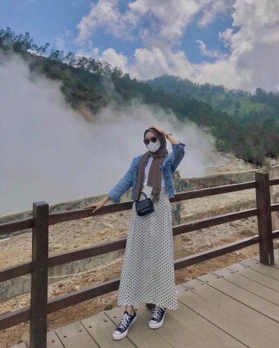 Stylish Ways To Style Pattern Skirt For Summer Hijab Looks