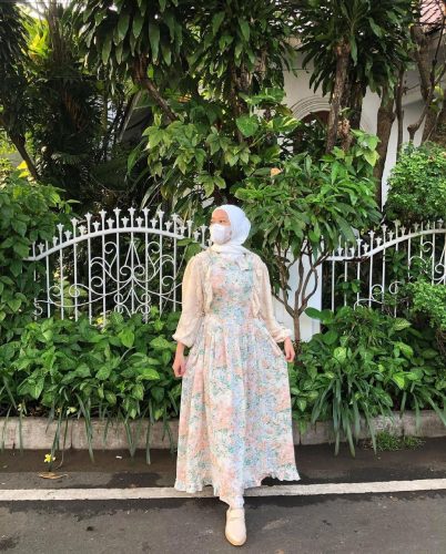The Timeless Hijab Outfit With Floral Dress For Any Occasions