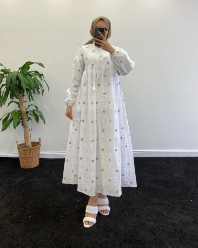 The Timeless Hijab Outfit With Floral Dress For Any Occasions