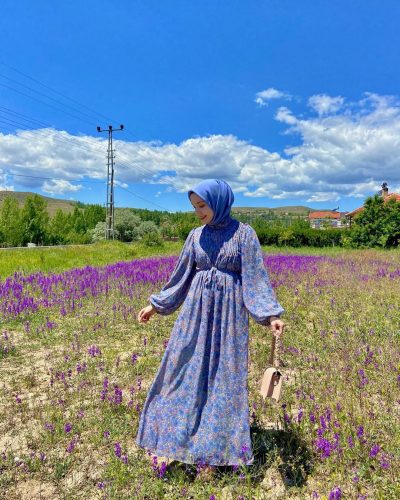 The Timeless Hijab Outfit With Floral Dress For Any Occasions