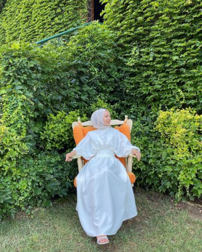 How to Pull Off Summer White Dresses For Hijab Style