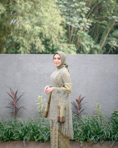 2021’s Hijab Engagement Outfit Trends That Will Inspire Your Special Day