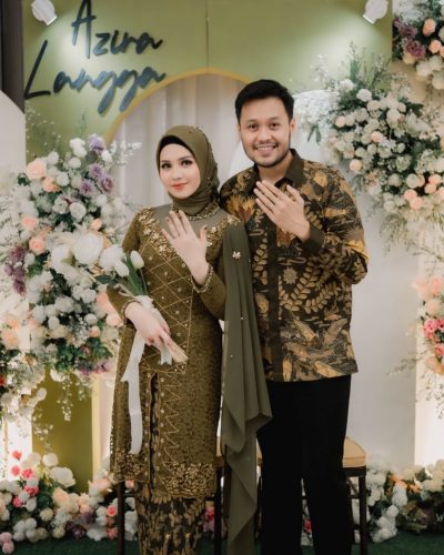 2021’s Hijab Engagement Outfit Trends That Will Inspire Your Special Day