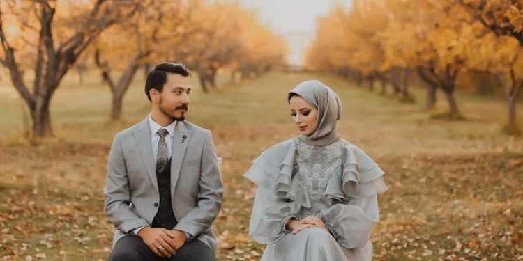 2021’s Hijab Engagement Outfit Trends That Will Inspire Your Special Day