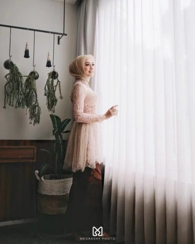 2021’s Hijab Engagement Outfit Trends That Will Inspire Your Special Day