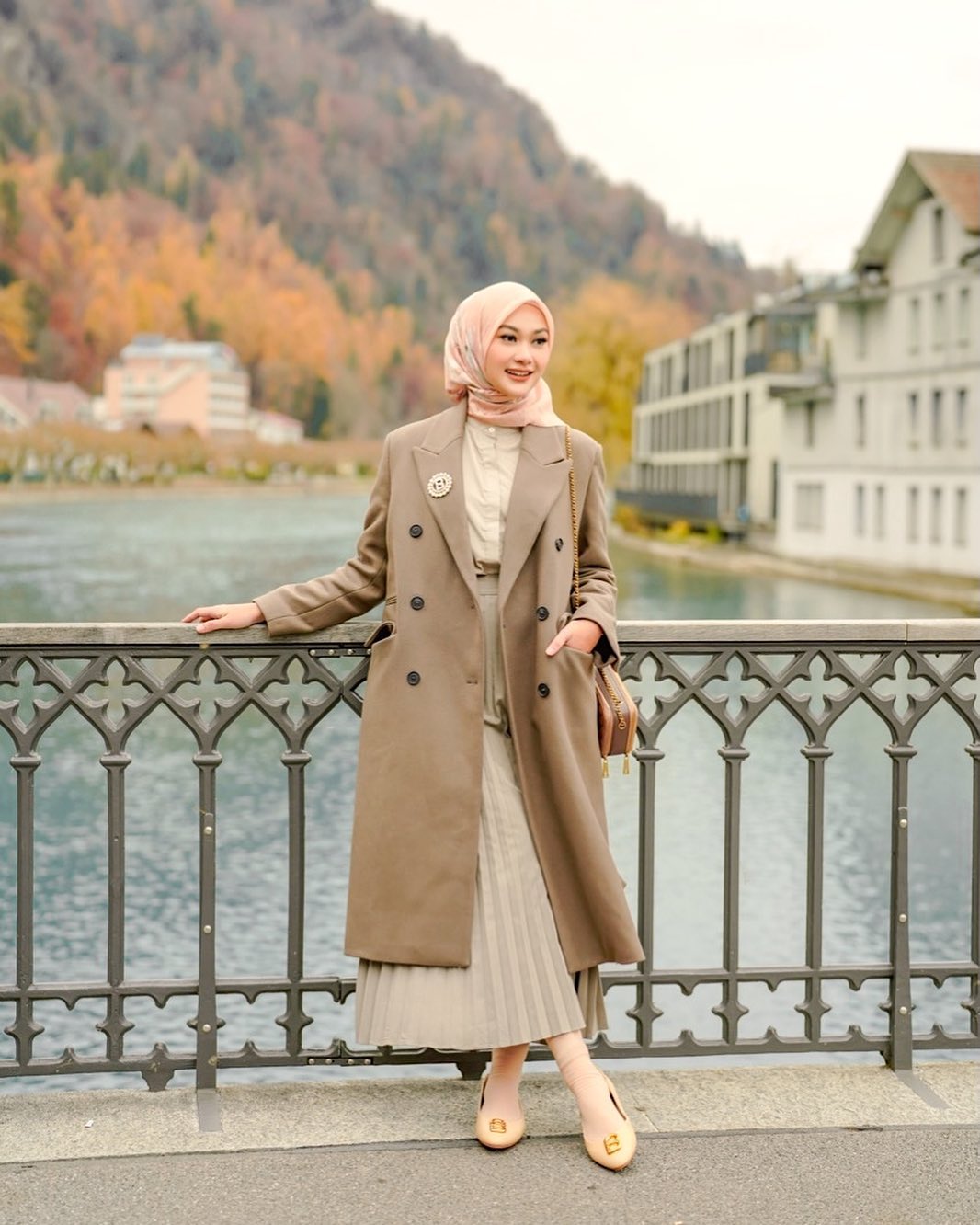 How To Style Skirt For Perfect Hijab Winter Outfit - Hijab-style.com