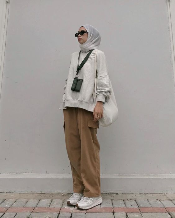 Casual Hijab Outfit Ideas With Cargo Pants