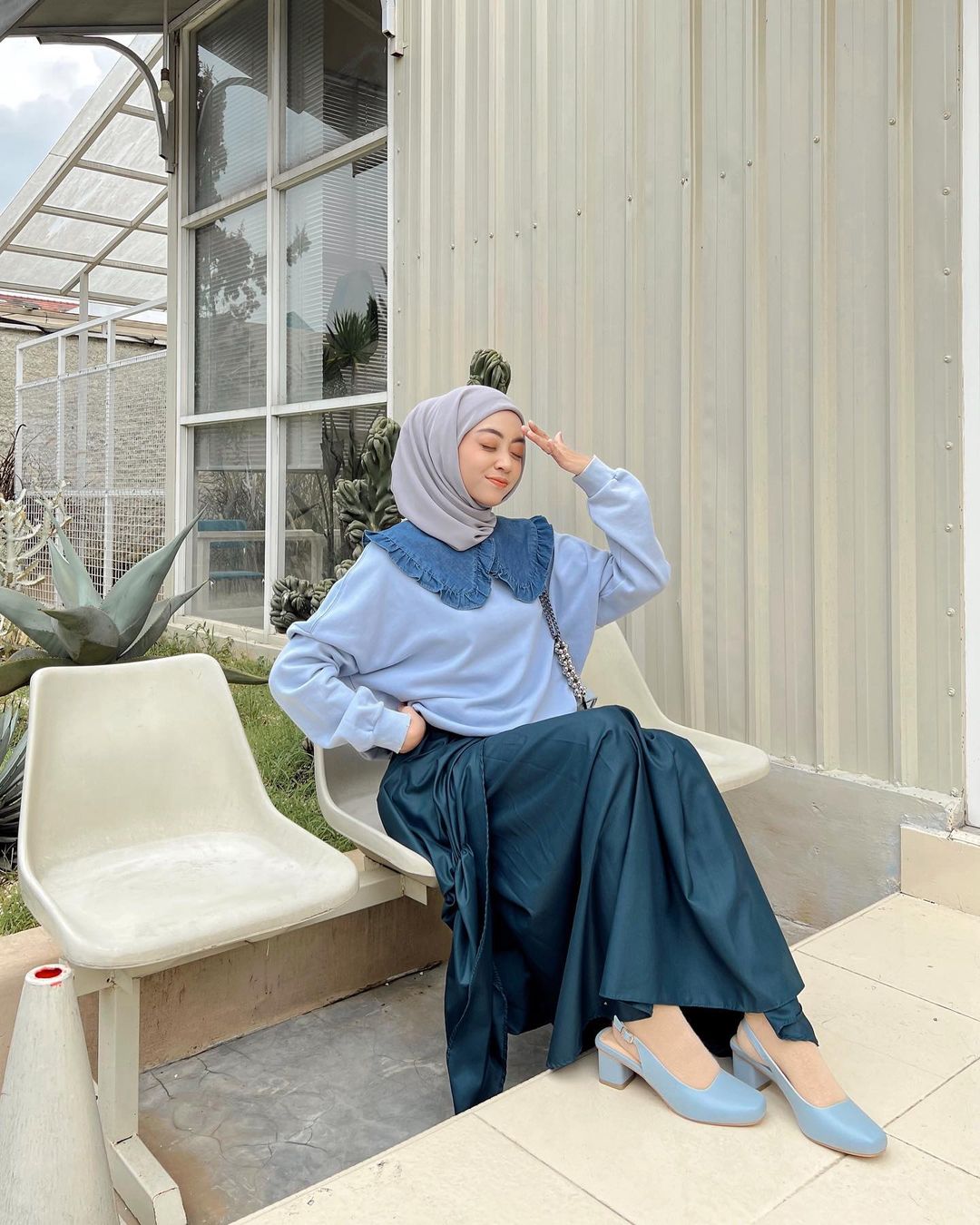 How To Style Big Collar Trend For Hijab Outfit