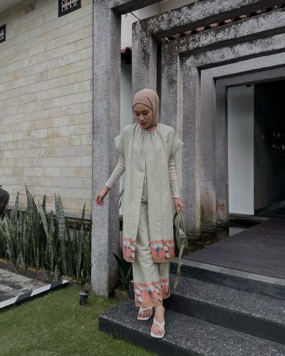 These Beautiful Raya Looks Can Be Your Next Wedding Guest Outfit Ideas