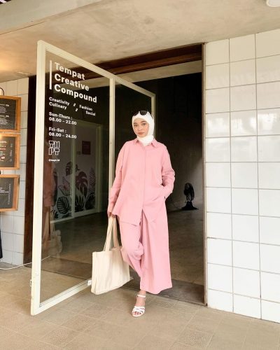 Casual Hijab Outfit Ideas That Are Perfect With Oversized Tote Bag