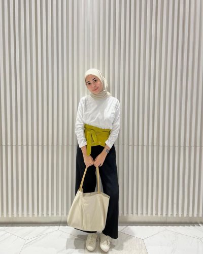 Casual Hijab Outfit Ideas That Are Perfect With Oversized Tote Bag