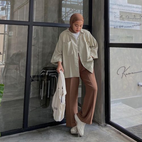 Casual Hijab Outfit Ideas That Are Perfect With Oversized Tote Bag