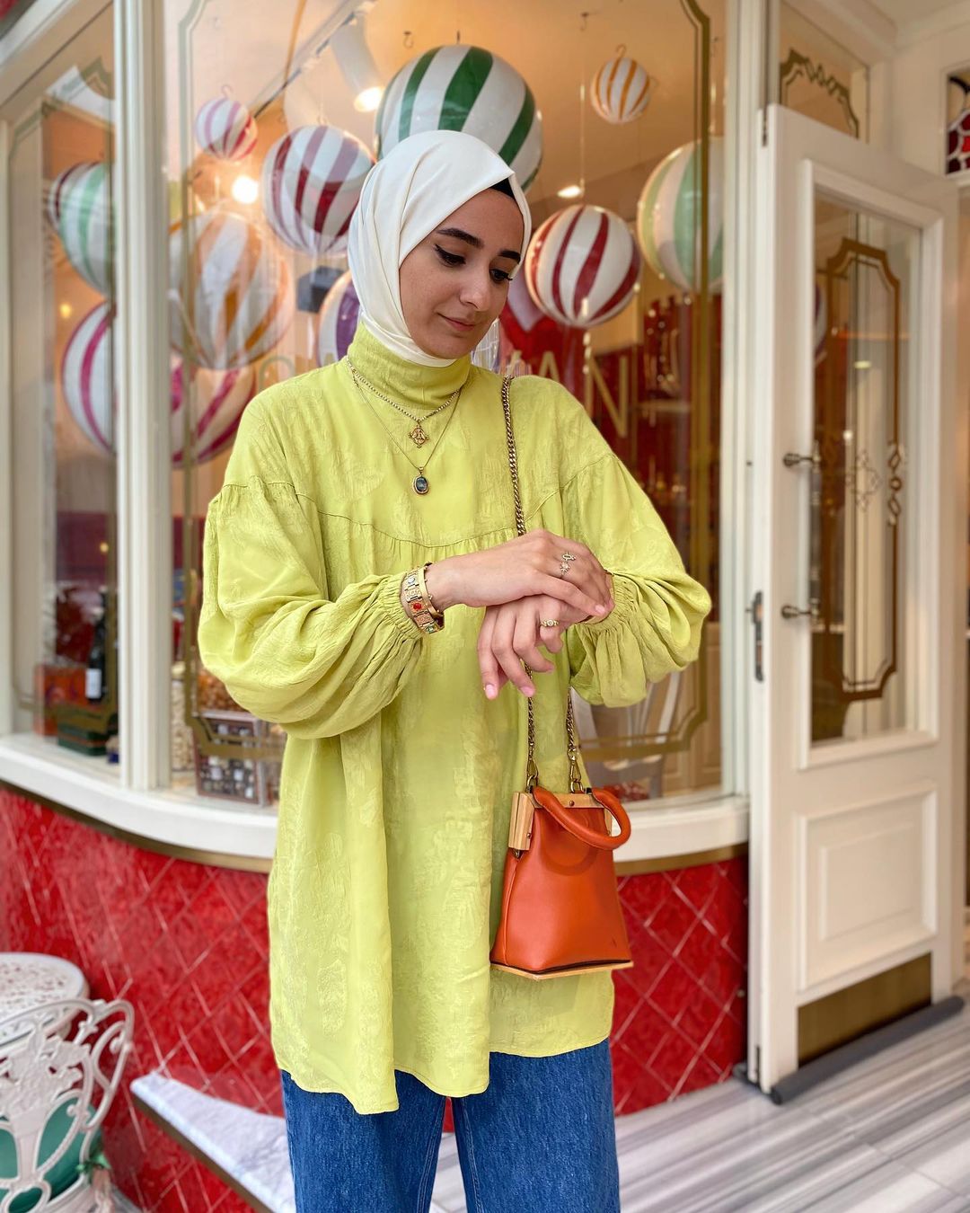 Basic Styling Tips To Wear Lime With Hijab Outfit