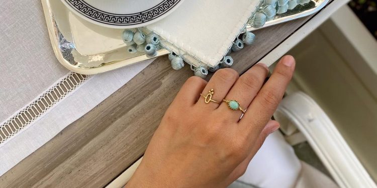 How To Elevate Your Modest Style With Vintage Jewelry Collections