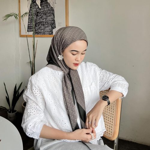 Basic Tips To Wear Jewelry To Get A Flawless Modest Look