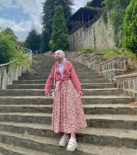 Stylish Ways To Wear Floral For Fall Hijab Look 2022