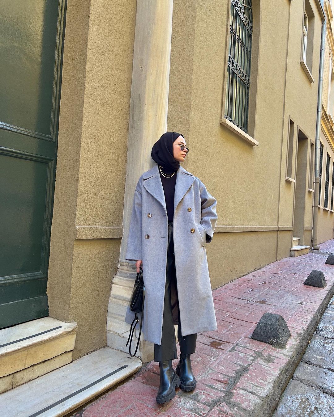 How To Wear Oversized Camel Coat For Hijab Winter Outfit