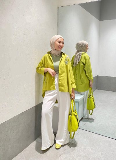 5 Chic Ways To Style White Pants For Hijab Trend 2023