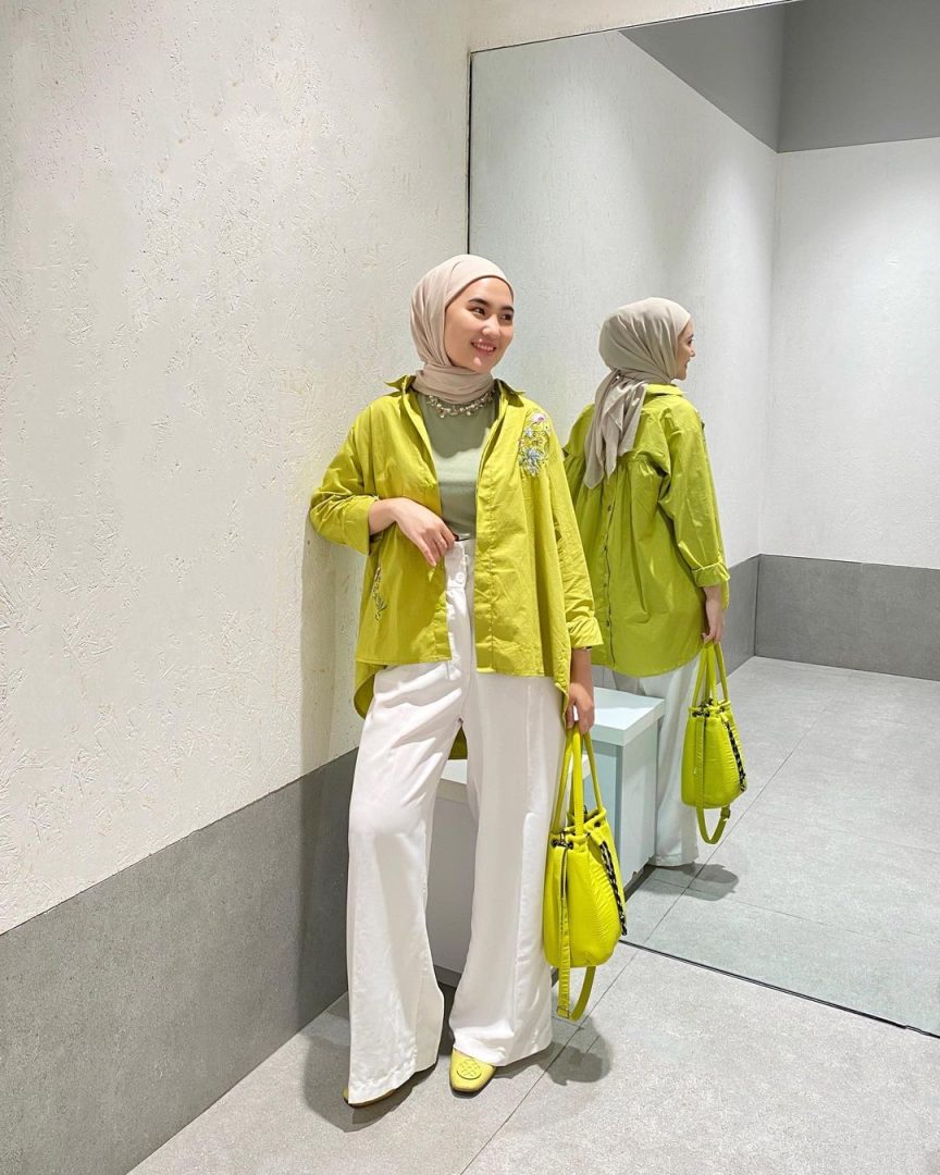 5 Chic Ways To Style White Pants For Hijab Trend 2023