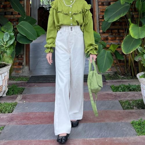 How to Nailing the Jeans Trend For Hijab Fashion In 2023