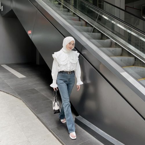 How to Nailing the Jeans Trend For Hijab Fashion In 2023