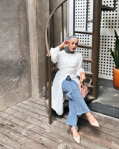 How to Nailing the Jeans Trend For Hijab Fashion In 2023