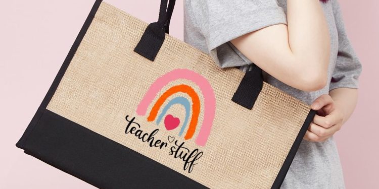 How to Be a Fashionable Teacher for the Kindergarten School