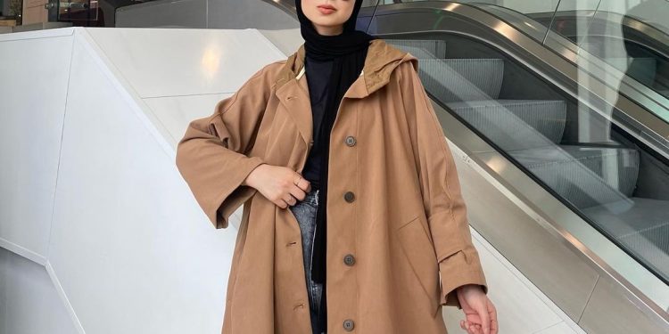 How To Style Coat Trend For Hijab Outfit For Fall/Winter 2023