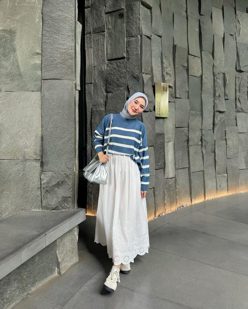 9 Travel-Friendly Hijab Outfit Ideas Wearing Skirt