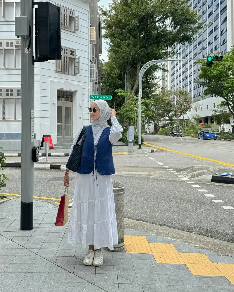 How to Style a White Skirt with Hijab: Chic & Modest Looks for 2024