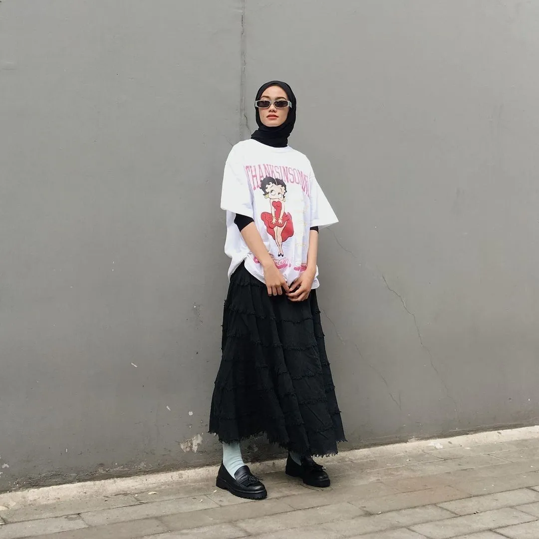 Cozy Fall Hijab Style: How I Wear Casual Tees in 2025